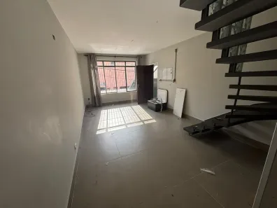 Casa com 2 Quartos para alugar, 130m² no Vila Gumercindo, São Paulo