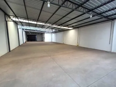 Galpão/Depósito/Armazém com 1 Quarto para alugar, 400m² no Centro, Bauru