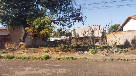 Lote/Terreno à venda, 300m² no Santa Mônica, Uberlândia