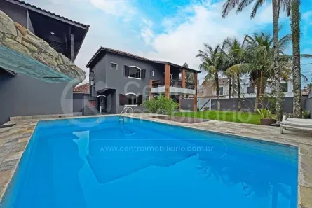 Casa com 3 Quartos à venda, 400m² no Belmira Novaes, Peruíbe