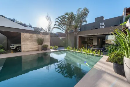 Casa com 3 Quartos à venda, 360m² no Três Figueiras, Porto Alegre