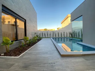 Sobrado com 3 Quartos à venda, 291m² no Granja Marileusa, Uberlândia