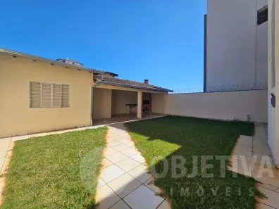 Casa com 4 Quartos para alugar, 340m² no Santa Mônica, Uberlândia