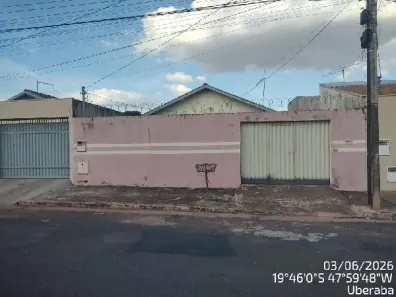 Casa com 2 Quartos à venda, 200m² no Jardim Copacabana, Uberaba
