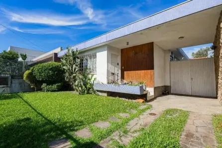 Casa com 3 Quartos à venda, 150m² no Três Figueiras, Porto Alegre