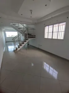 Sobrado com 3 Quartos à venda, 196m² no Jardim Flor da Montanha, Guarulhos