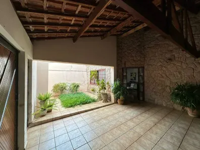 Casa com 3 Quartos à venda, 234m² no Castelinho, Piracicaba