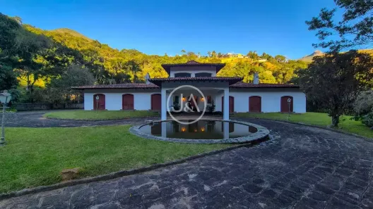 Casa com 5 Quartos à venda, 500m² no Caxambu, Petrópolis