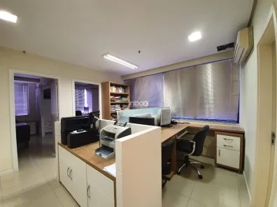 Sala Comercial à venda, 37m² no São João, Porto Alegre