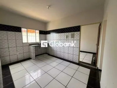 Apartamento com 2 Quartos para alugar, 60m² no Vila Regina, Montes Claros
