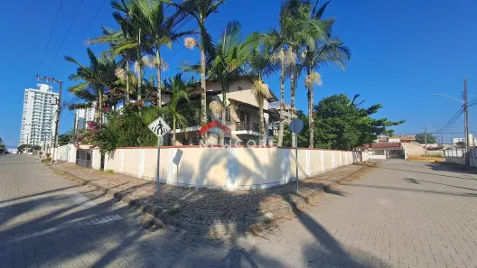 Lote/Terreno à venda, 1102m² no Itacolomi, Balneário Piçarras