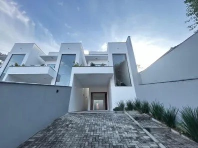 Sobrado com 2 Quartos à venda, 106m² no Nova Brasília, Joinville