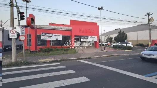 Sala Comercial para alugar, 590m² no Vila Rezende, Piracicaba