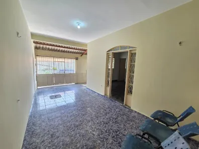 Casa com 3 Quartos à venda, 150m² no Recanto das Emas, Brasília