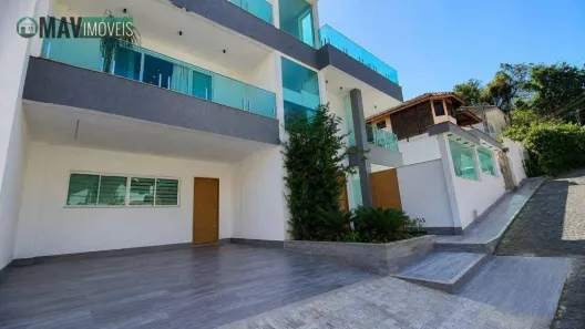 Casa com 3 Quartos à venda, 300m² no Vila Valqueire, Rio de Janeiro