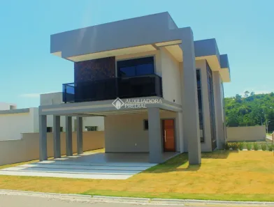 Casa de Condomínio com 4 Quartos à venda, 419m² no São João do Rio Vermelho, Florianópolis