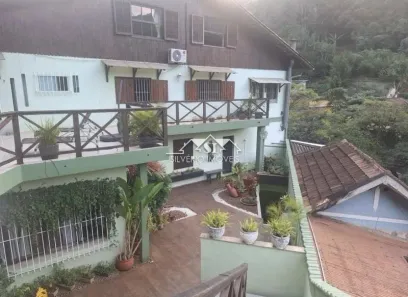 Apartamento com 2 Quartos para alugar, 120m² no Centro, Petrópolis