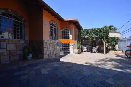 Casa com 3 Quartos à venda, 240m² no Floramar, Belo Horizonte