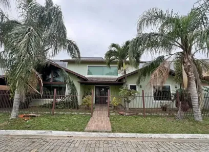 Casa de Condomínio com 5 Quartos para alugar, 180m² no Centro, São Pedro da Aldeia