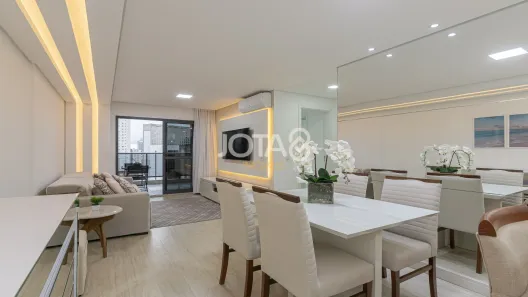 Apartamento com 2 Quartos à venda, 76m² no Centro, Curitiba