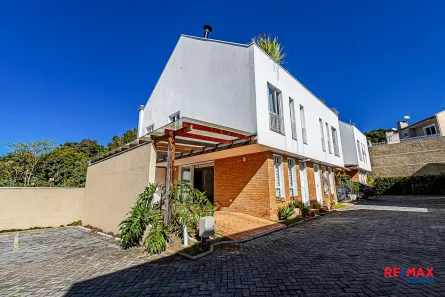 Sobrado com 2 Quartos à venda, 145m² no Barreirinha, Curitiba