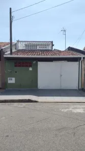 Casa com 2 Quartos à venda, 170m² no Vila Areao, Taubaté