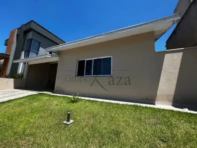 Casa de Condomínio com 3 Quartos à venda, 300m² no Bairro do Grama, Caçapava