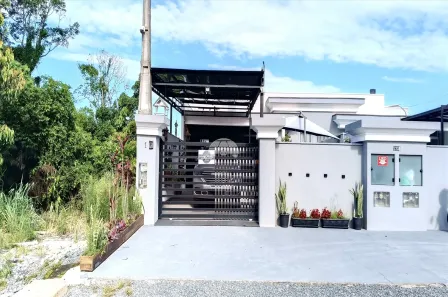 Casa com 3 Quartos à venda, 192m² no Barra do Saí, Itapoá