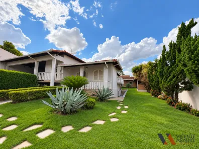 Casa com 3 Quartos para alugar, 611m² no Centro, Betim