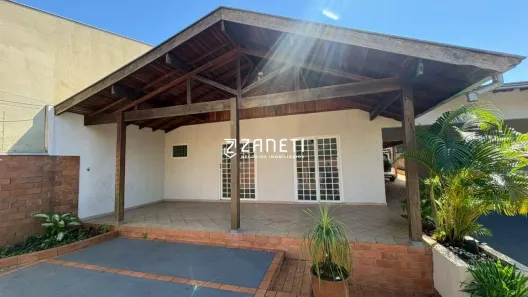 Casa com 3 Quartos para alugar, 229m² no Alpes, Londrina