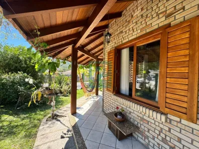 Casa com 3 Quartos à venda, 170m² no Bombas, Bombinhas
