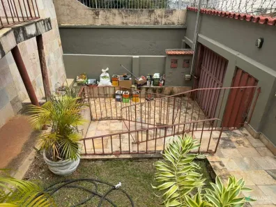 Casa com 5 Quartos à venda, 270m² no Santo Antônio, Belo Horizonte