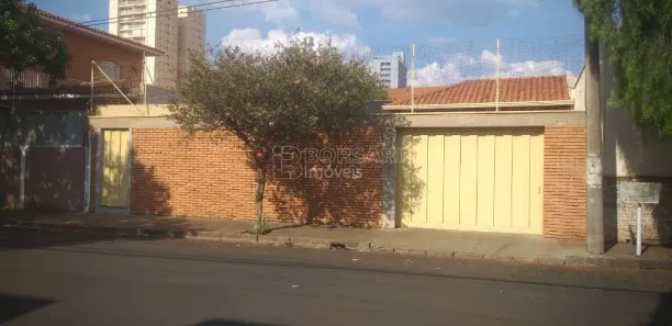 Casa com 3 Quartos para alugar, 361m² no Centro, Araraquara