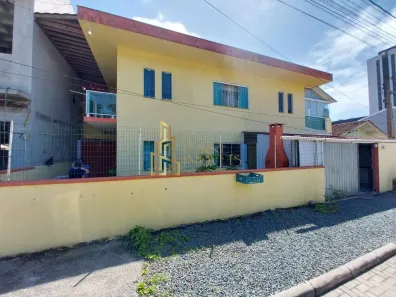 Sobrado com 3 Quartos à venda, 110m² no Itacolomi, Balneário Piçarras