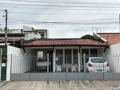 Casa com 3 Quartos à venda, 420m² no Pereira Lobo, Aracaju