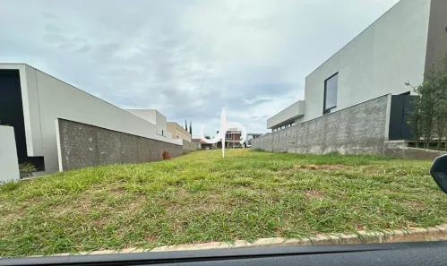 Lote/Terreno à venda, 390m² no Condomínio Residencial Grand Trianon, Anápolis