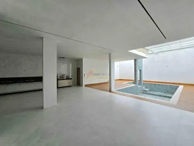 Casa com 4 Quartos à venda, 600m² no Manoel Valinhas, Divinópolis