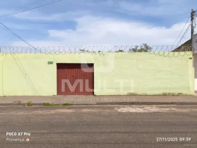 Casa com 2 Quartos à venda, 116m² no Marta Helena, Uberlândia
