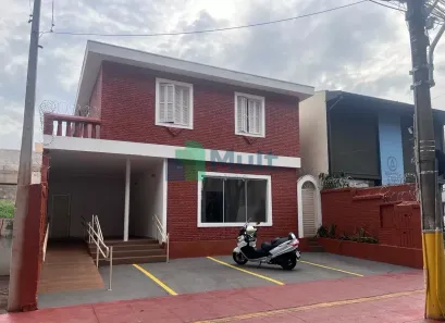 Casa com 3 Quartos para alugar, 226m² no Centro, Ribeirão Preto