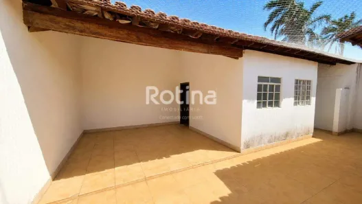 Casa com 2 Quartos à venda, 170m² no Cidade Jardim, Uberlândia