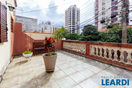 Casa com 3 Quartos à venda, 238m² no Sumaré, São Paulo