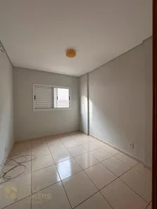 Apartamento com 3 Quartos para alugar, 86m² no Alvorada, Cuiabá