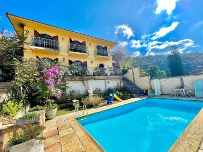 Casa com 3 Quartos à venda, 146m² no Vale do Paraíso, Teresópolis