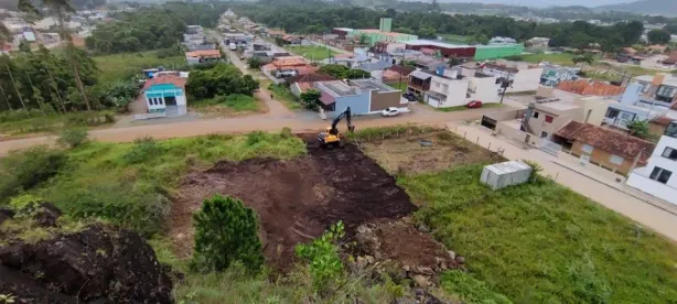 Lote/Terreno à venda, 326m² no Itacolomi, Balneário Piçarras