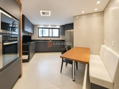 Apartamento com 3 Quartos para alugar, 170m² no Centro, Florianópolis