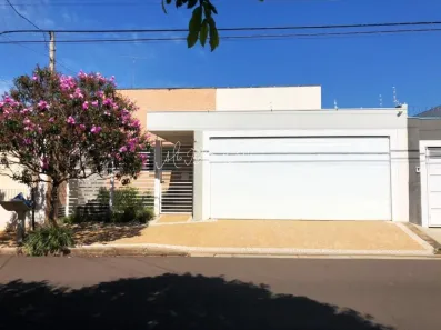 Casa com 3 Quartos à venda, 211m² no Jardim Maria Izabel, Marília