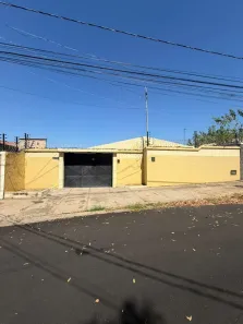 Casa com 4 Quartos para alugar, 250m² no Morada do Sol, Teresina