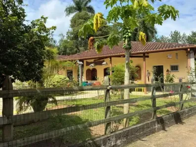 Fazenda/Sítio com 3 Quartos à venda, 180m² no Freitas, São José dos Campos