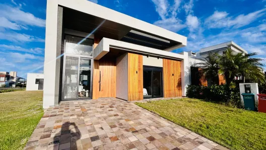 Casa de Condomínio com 4 Quartos à venda, 148m² no , Xangri-Lá