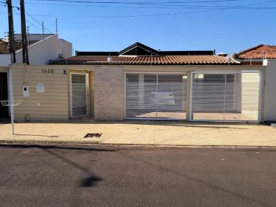 Casa com 3 Quartos à venda, 217m² no Jardim Eliana, Araraquara